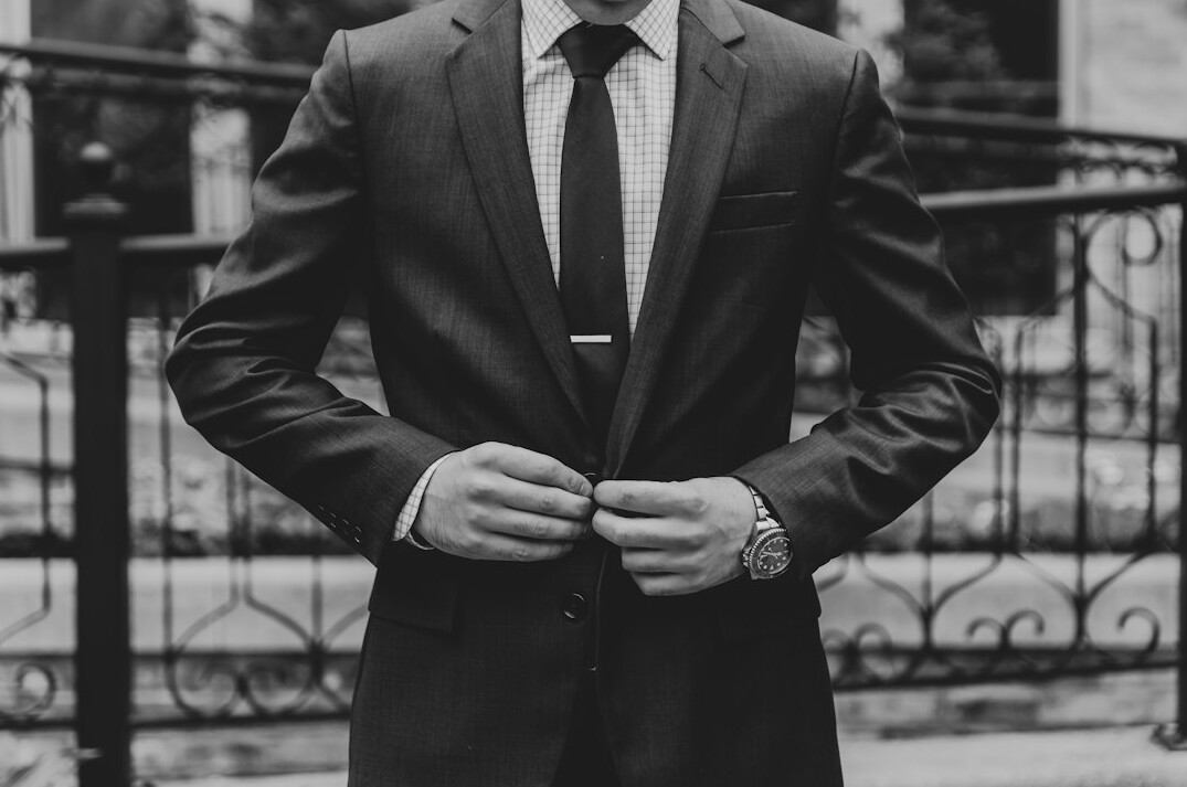 expert negotiator in suit